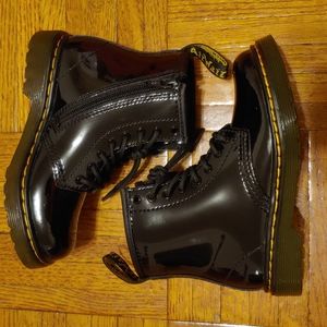 DR. MARTENS TODDLER 1460 PATENT LEATHER LACE UP BOOTS - TODDLER SIZE 9